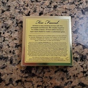 Too Faced Makeup - Too Faced Tutti Frutti Pineapple Paradise Bronzer Too Faced Makeup - Too Faced Tutti Frutti Pineapple Paradise Bronzer